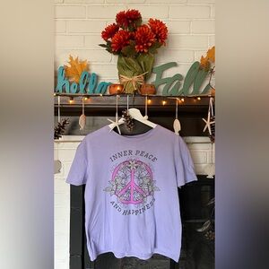 Size large light purple Freeze peace sign t shirt